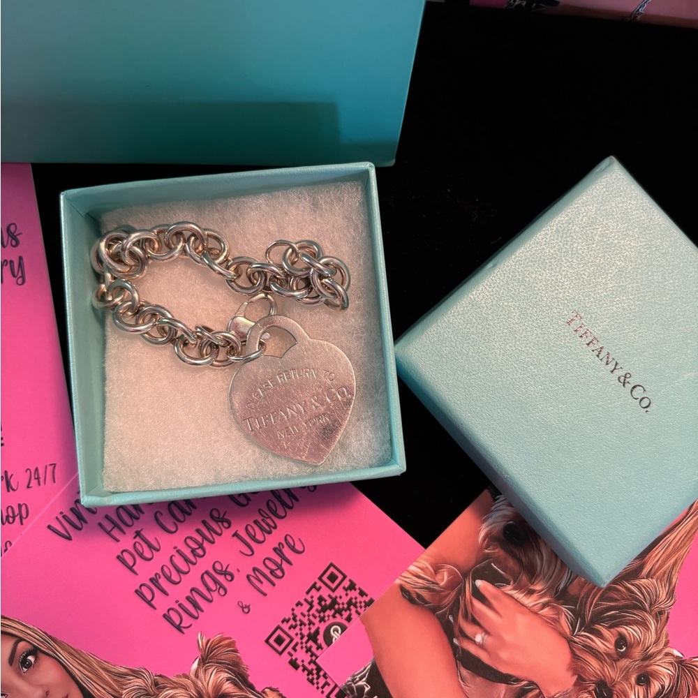 Tiffany & Co - Picture 4 of 8